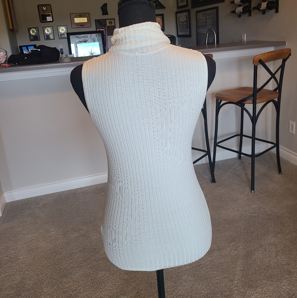 Express Top - Picture 4 of 5